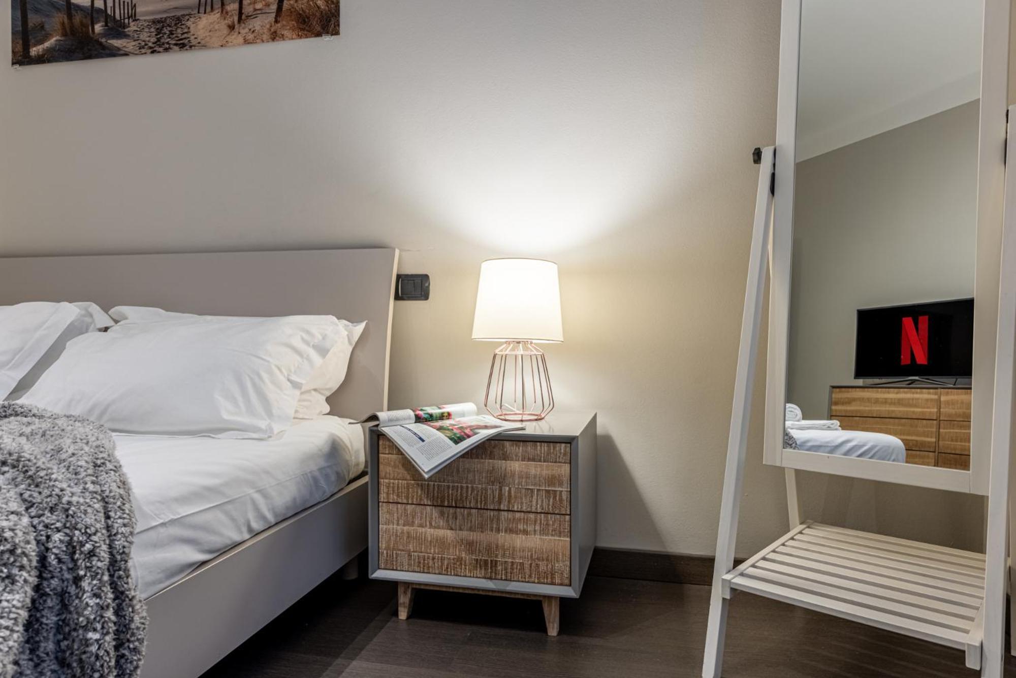 Sant' Ambrogio Flat Apartment Милано Екстериор снимка