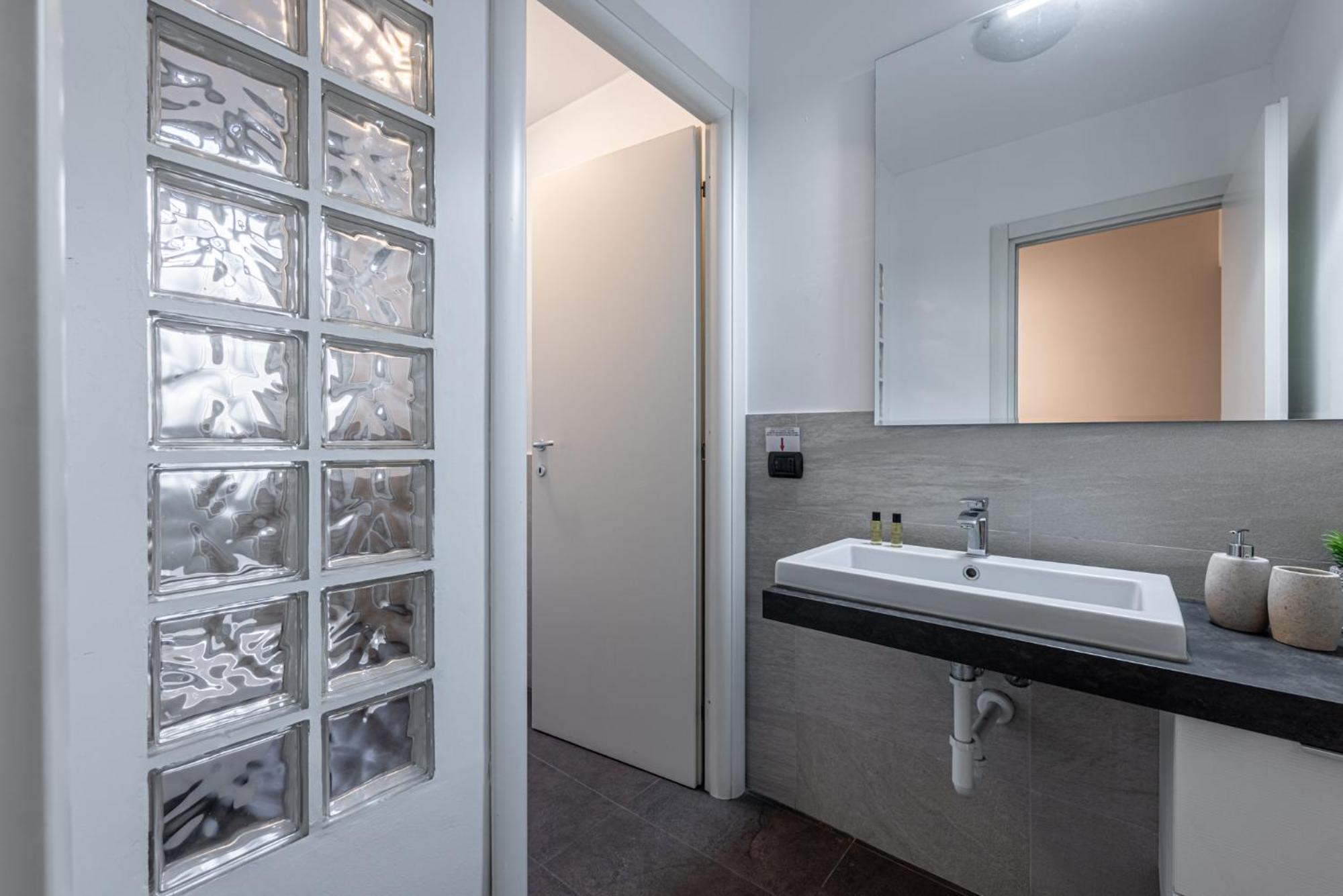 Sant' Ambrogio Flat Apartment Милано Екстериор снимка